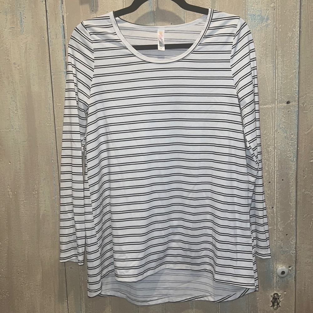 LuLaRoe Lynnae Top Women Medium White Black Striped‎ High Low Long Sleeve